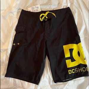 DC Shoe Co. board shorts sz32
